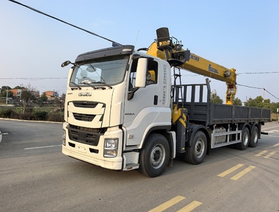 ISUZU GIGA 8×4 (44т) КМУ XCMG SQS500-5 (20т) БОРТ 8,0×2,54×0,55м
